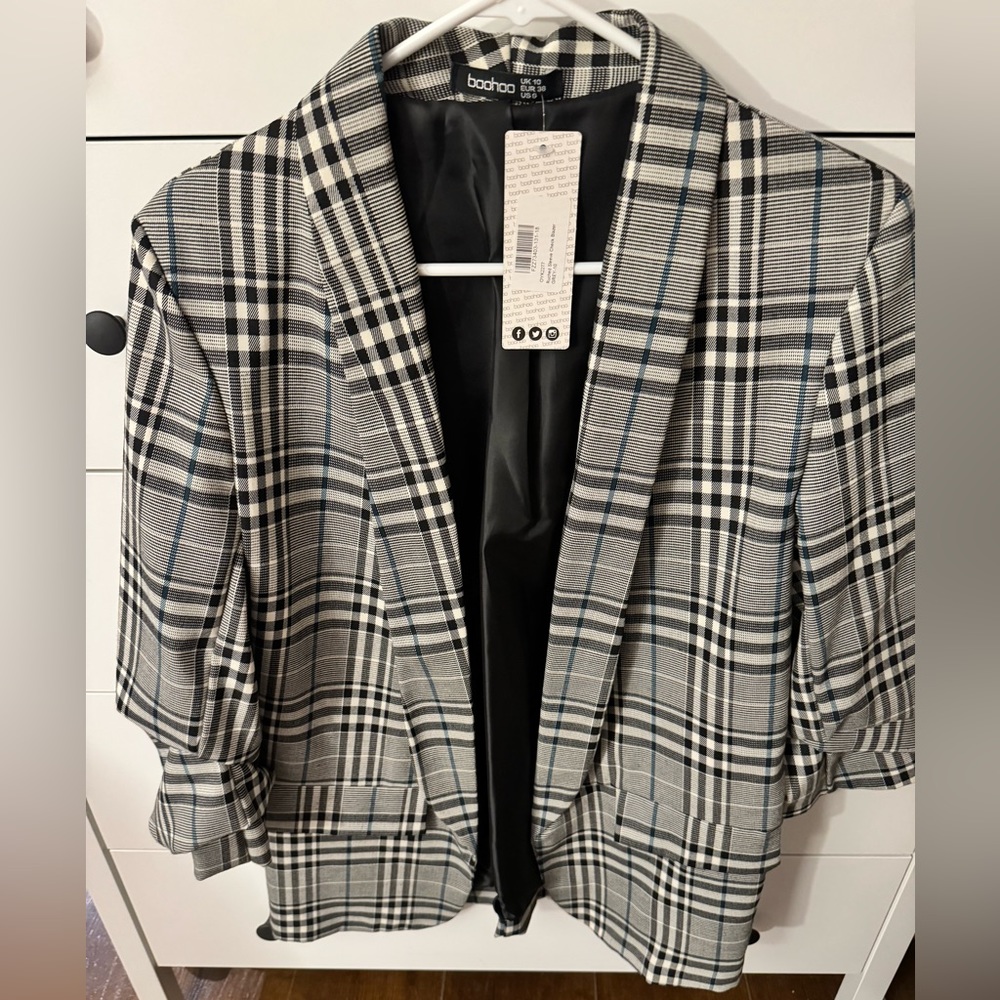 Boohoo blazer women’s size 6